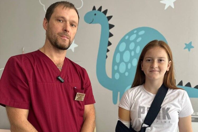 Як у Луцьку лікують складні переломи дітей титановими стержнями