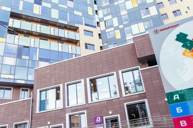 На Київщині померло двоє тяжкопоранених дітей, яких окупанти не дали вивезти до «Охматдиту»