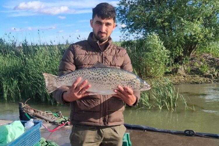 Майже 4 кілограми екзотики: у річці Дунай зафіксували рідкісну знахідку