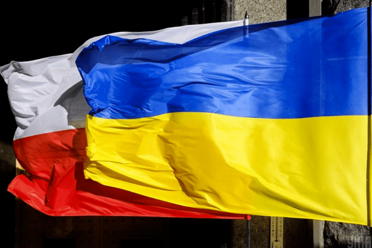 У Польщі рекомендували використовувати словосполучення» в Україні», а не «на»