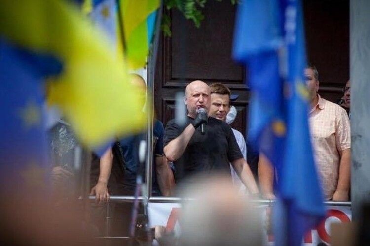 Більшого злочину і приниження України годі й уявити – Турчинов про «інспекцію» російських бойовиків