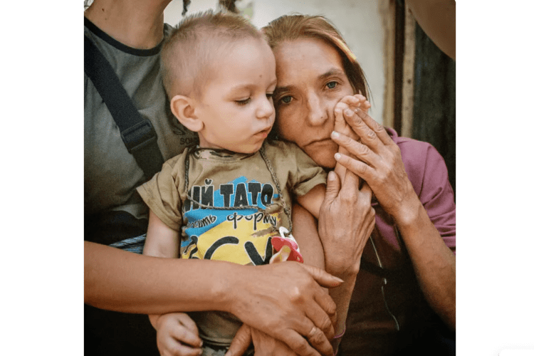 Одне з 25-ти найкращих у світі: фото української родини потрапило на сторінки National Geographic