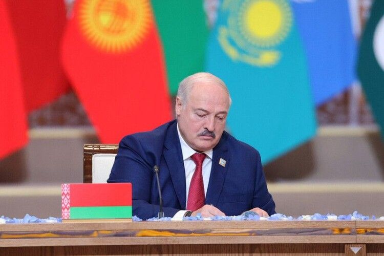 Лукашенку стало зле на саміті ШОС в Астані – ЗМІ