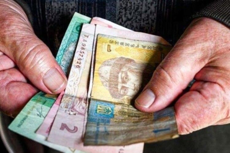 Українські пенсіонери вимагають від Зеленського підвищити мінімальну пенсію до 12-15 тисяч гривень