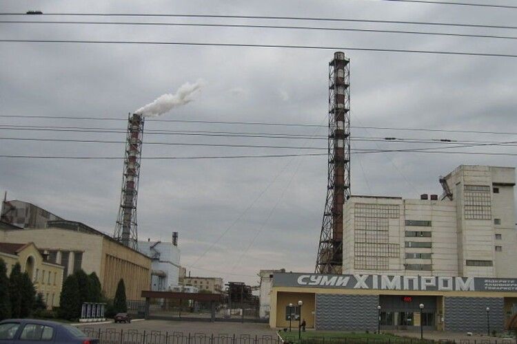 На заводі «Сумихімпром» через обстріли стався витік аміаку
