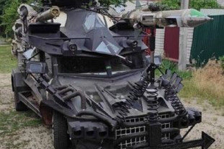Українець створив автомобіль для залякування ворогів