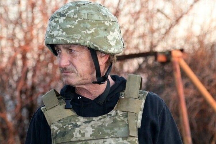 Американський актор закликав мільярдерів скинутися на винищувачі для України
