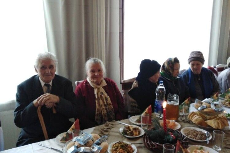 У Ківерцях організували різдвяний благодійний обід для одиноких людей похилого віку
