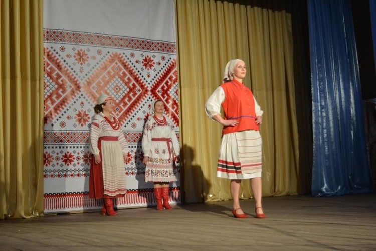 Пісня, музика і… дефіле
