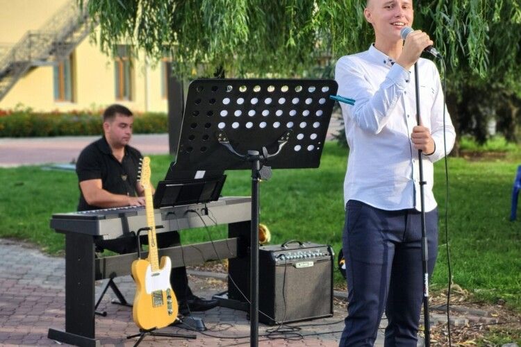 Ковельські музиканти зіграли концерт на підтримку ЗСУ (Фото)