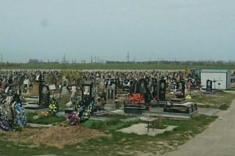Кладовище біля Гаразджі хочуть розширити за рахунок людських паїв