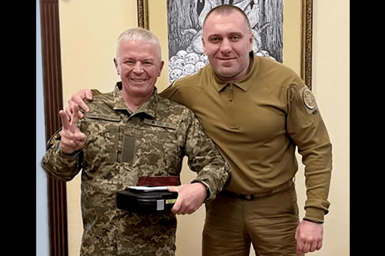 Український снайпер поцілив у ворога з відстані в майже 4 кілометри