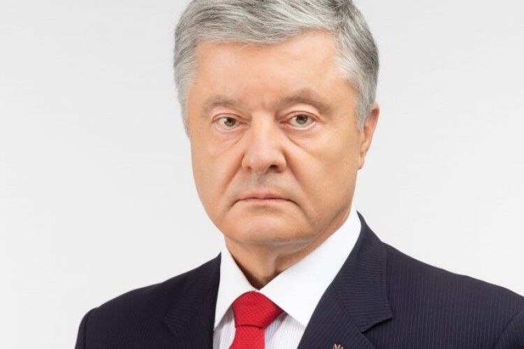 Петро Порошенко: повертайте українське військо на позиції і досить зазирати Путіну в очі
