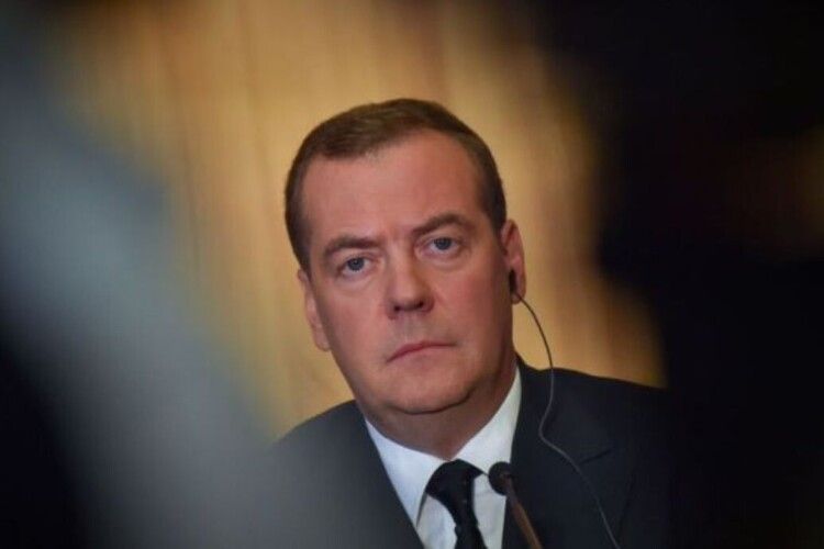 Медведєв взявся лякати, що російська армія може піти на Львів
