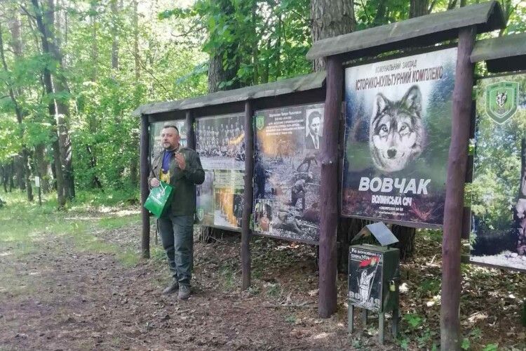 Напередодні зелених свят депутати ради із громади на Волині відвідали славетне урочище (Фото)