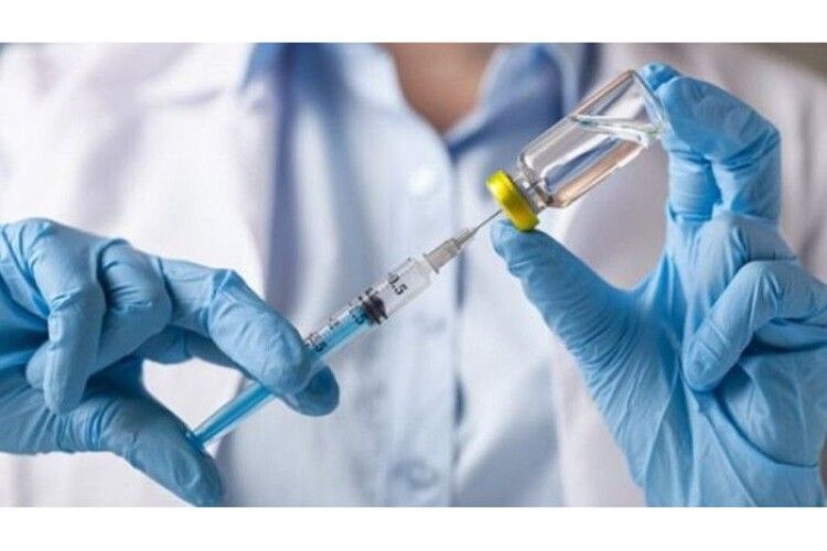 У Луцьку збільшили кількість Центрів масової вакцинації (адреси)