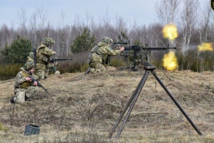 Строкову службу можуть заміняти курсами військової підготовки, – Резніков