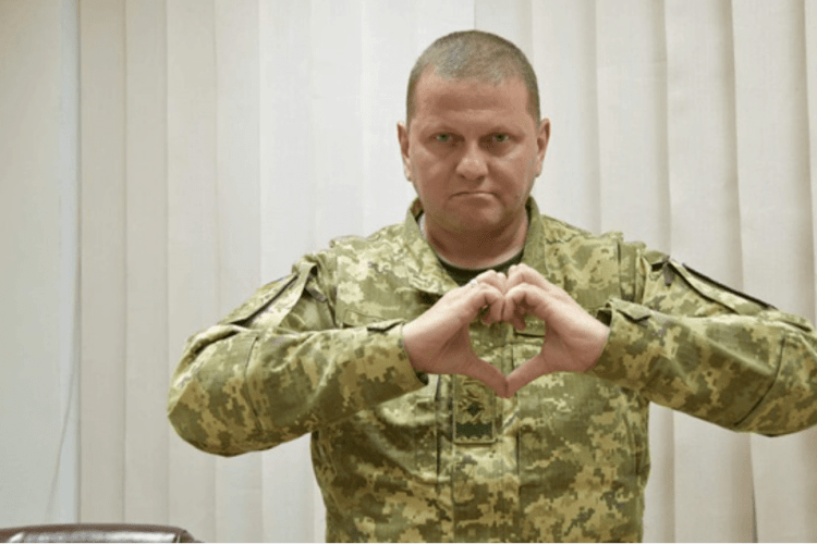 У кримському готелі Залужному забронювали номер на День захисників і захисниць України