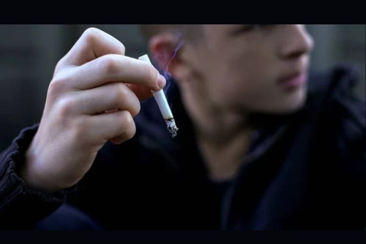 На Волині судили матір підлітка, який підпалив туалет і обікрав сусіда