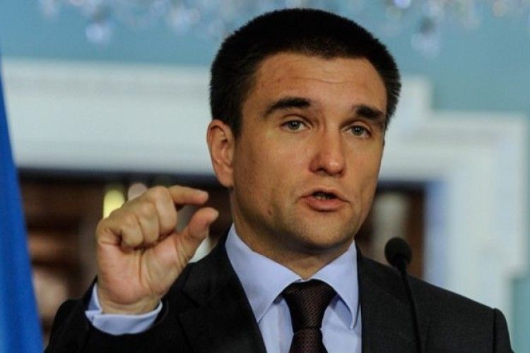 Міністру Клімкіну у закарпатській школі знадобився перекладач – там не розуміють української! 