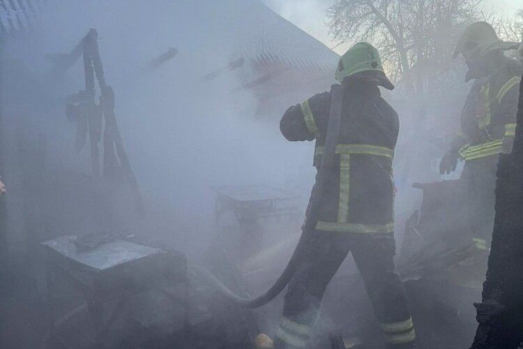 Коротке замикання та несправні печі: за добу на Волині зафіксували шість пожеж