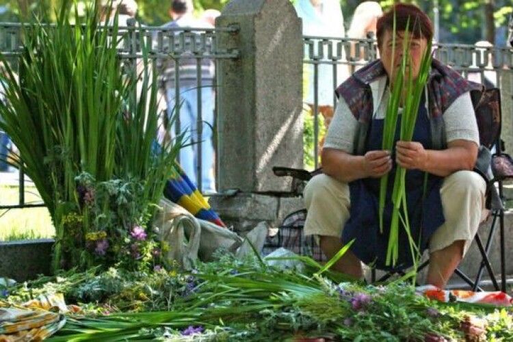 У скільки лучанам обійдеться лепеха напередодні Трійці: ціни на ринку