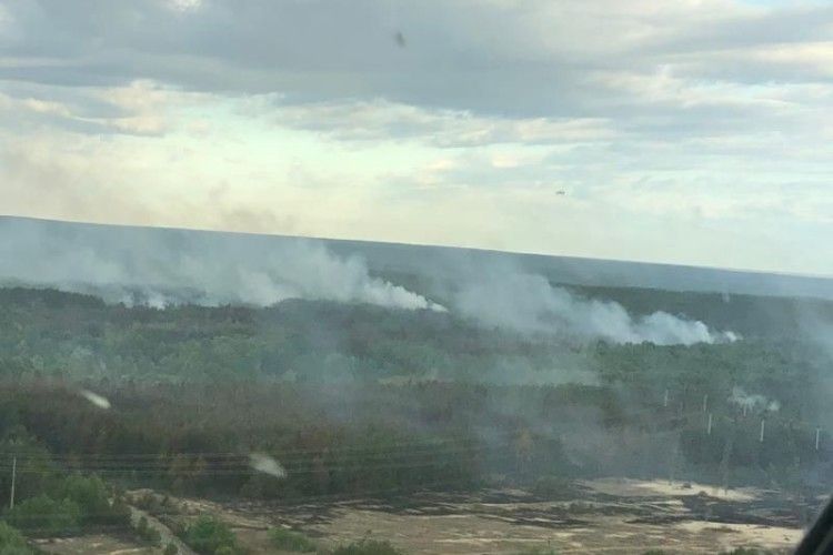 Пожежу в Чорнобилі все ще не загасили
