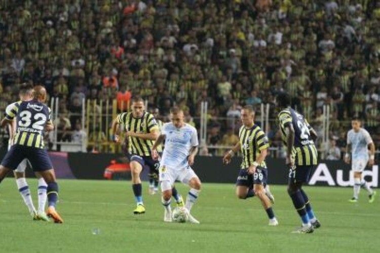 УЄФА розпочав розслідування інциденту на матчі «Фенербахче» - «Динамо»