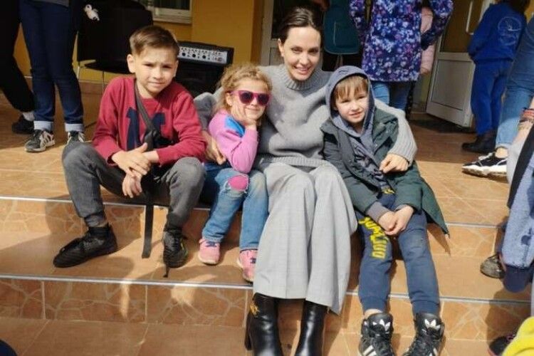 Анджеліна Джолі насолила російським пропагандистам своїм візитом в Україну (Фото)