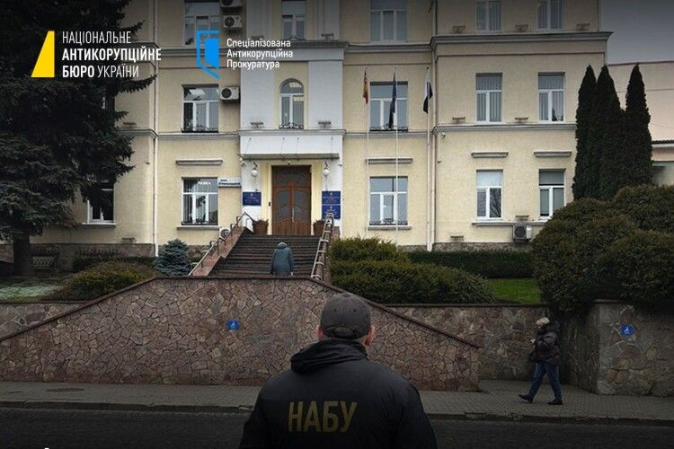 30 тисяч доларів за забудову: НАБУ повідомило підозру депутату Луцькради
