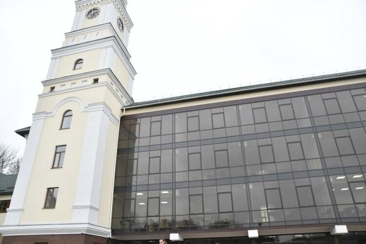 В університеті «Острозька академія» урочисто відкрили новий навчальний корпус