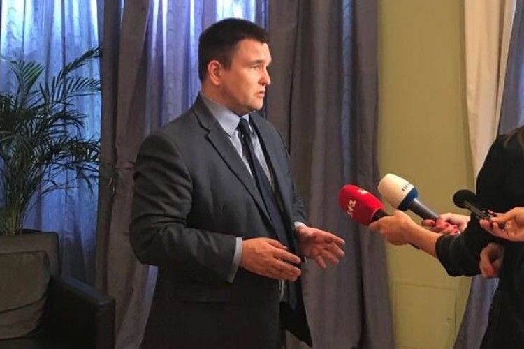 Клімкін не підтримав оприлюднення «Миротворцем» списків українських посадовців з паспортами Угорщини