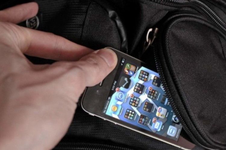 Повертаючись з гостин, прихопили ще й чужі речі