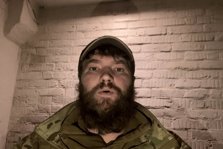 Полк «Азов», який захищає Маріуполь, повідомив про «ігнор» від деяких політиків