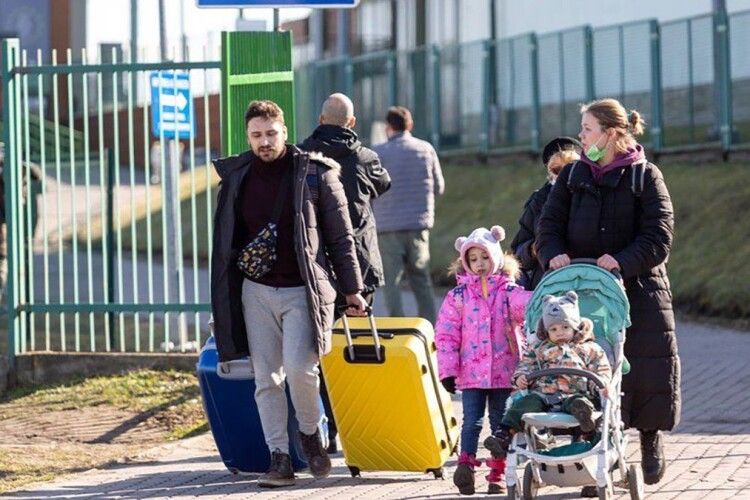 Варшава та Краків більше не можуть приймати біженців з України