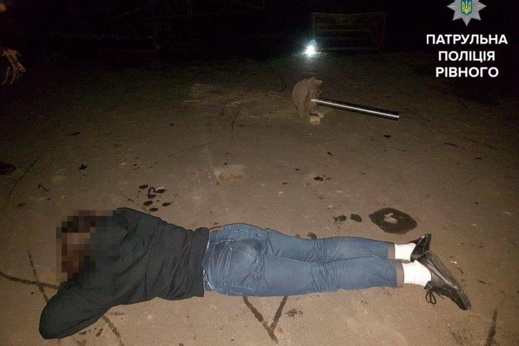 Зловмисник із двома неповнолітніми спільниками вкрадене далеко не занесли