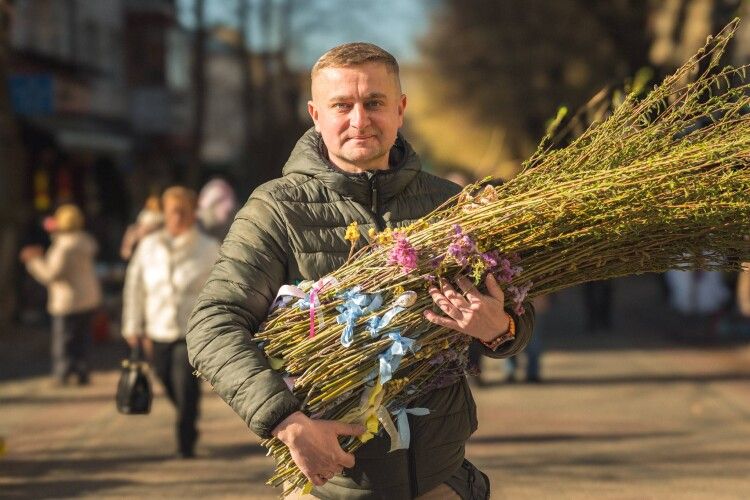 «Волонтерська верба» творить дива: у Луцьку зібрали значну суму для волинської «сотки» та штурмовиків (Фото)