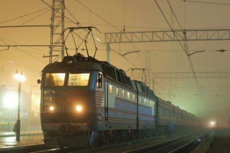 У потязі «Укрзалізниці» вікно впало на 6-річну дитину