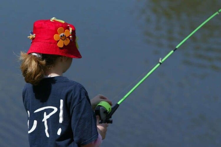  Восьмирічна дівчинка дістала тяжку електротравму під час риболовлі