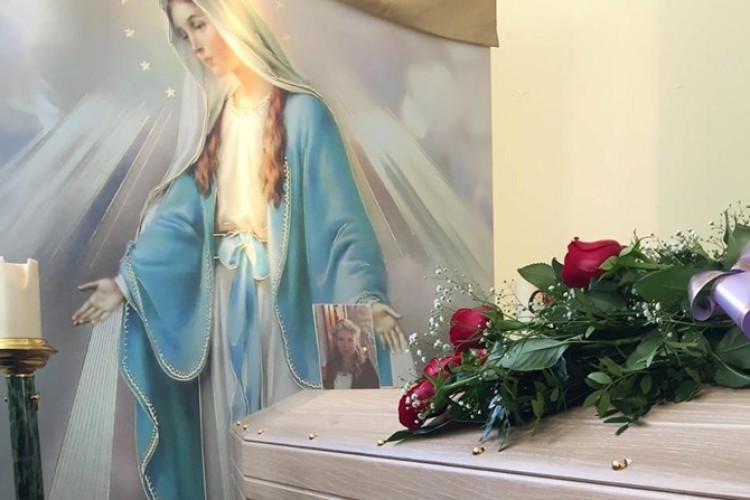 В Італії поховали вбиту українку, яку рідні не змогли перевезти на батьківщину