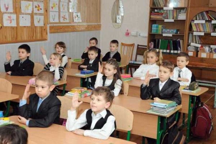 У школах Рівненщини учні вчитимуться за е-підручниками
