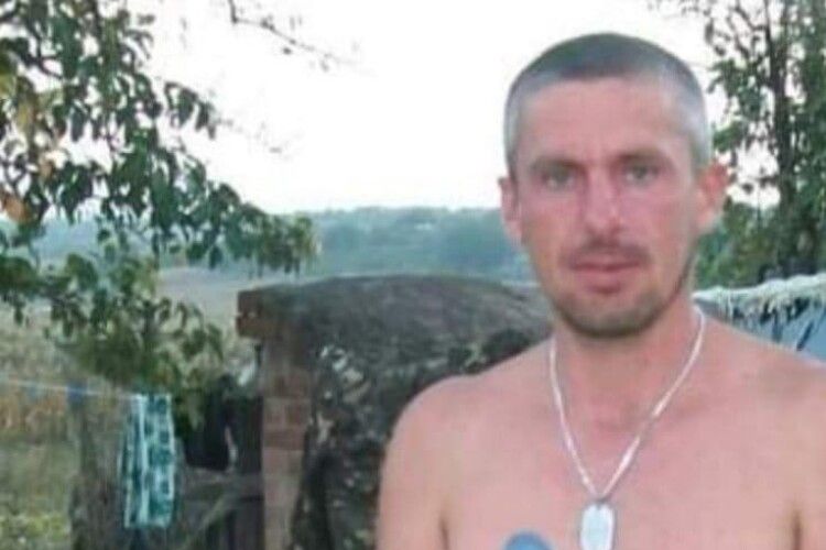 У Луцьку більше трьох тижнів шукають чоловіка з татуюванням на руці (Фото)