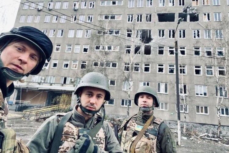 Тарас Тополя розповів про «рускій мір» в Харкові: «На дверній ручці російський герб»