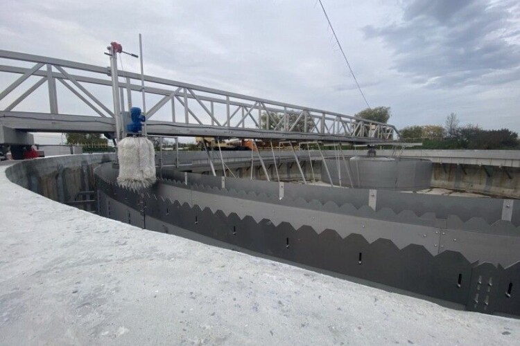 Реконструкція очисних споруд у Луцьку йде за планом, один відстійник уже протестовано