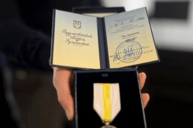 Волинський забудовник отримав нагороду від головнокомандувача ЗСУ 