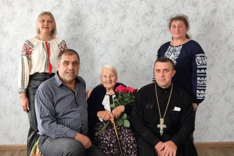На Волині привітали довгожительку