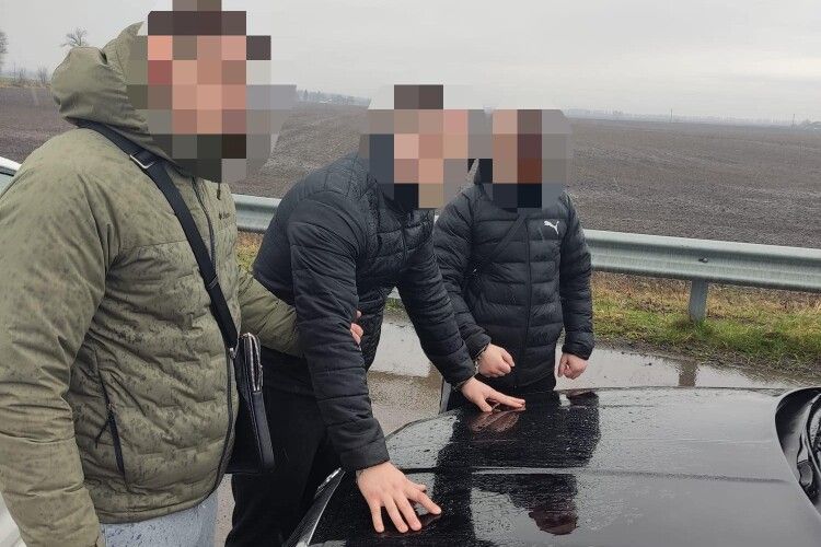 «В следующий раз предупреждать не будем»: у Луцьку розслідують підпал квартири адвоката, який служить в ТрО