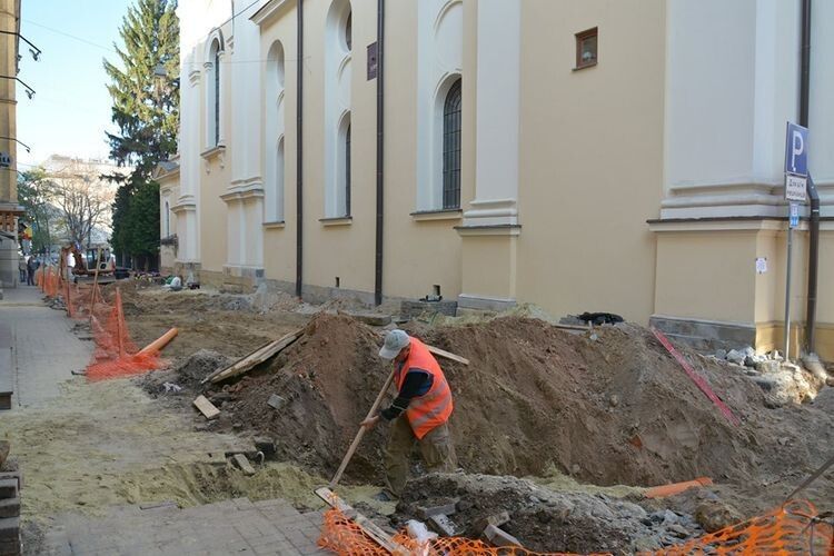 У Львові почали будівництво без археологічних розкопок