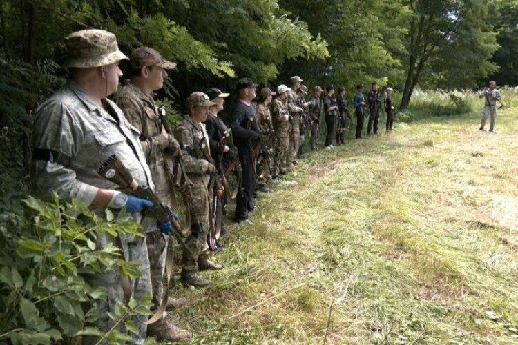На Волині розпочали триденні військові навчання для цивільних (Відео)