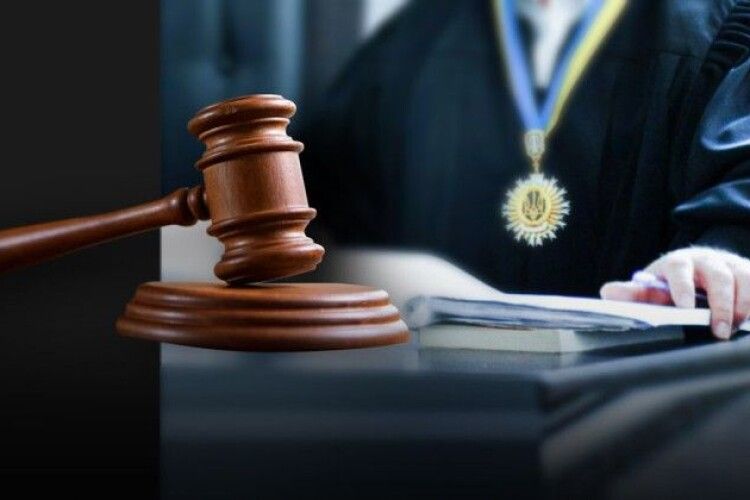 Судили матір, яка напідпитку впала з малолітнім сином у річку